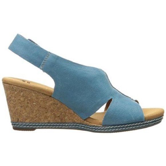 Clark’s Helio Float Wedge Sandals - Picture 9 of 9